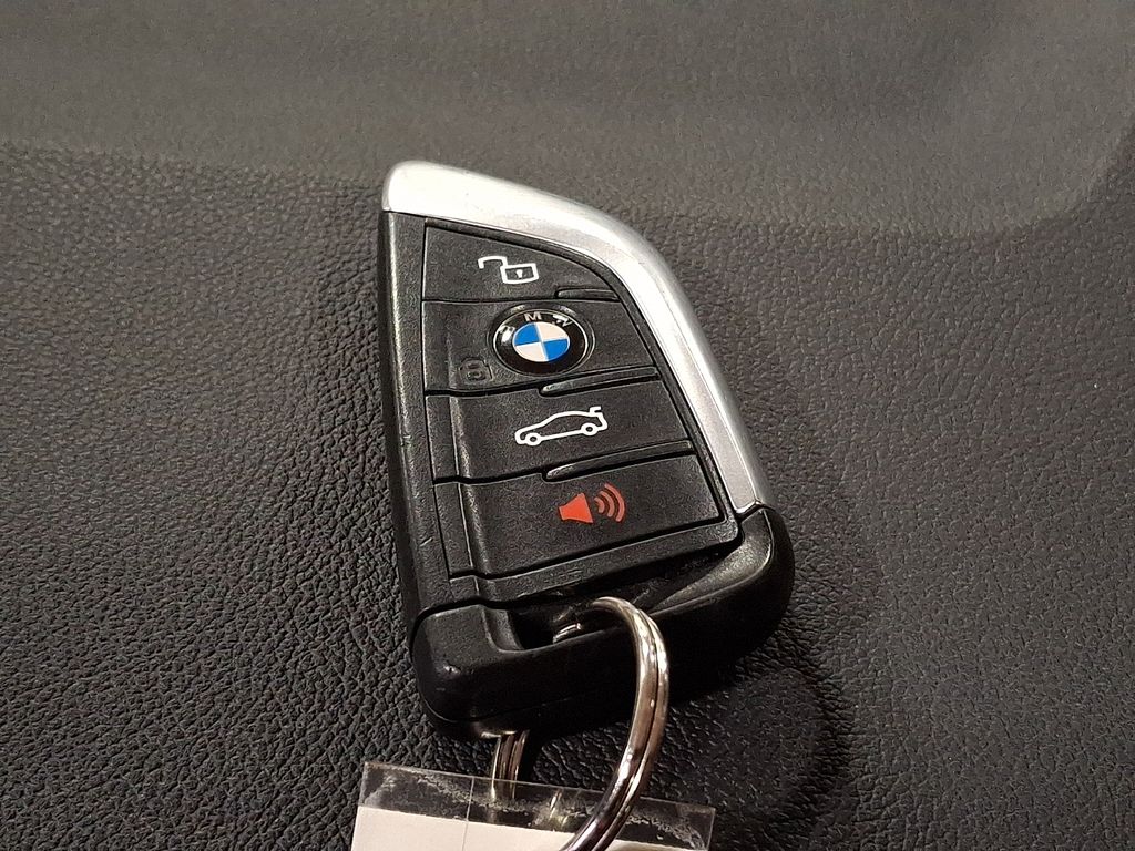 Thumbnail: 2022 BMW 3 Series - 12