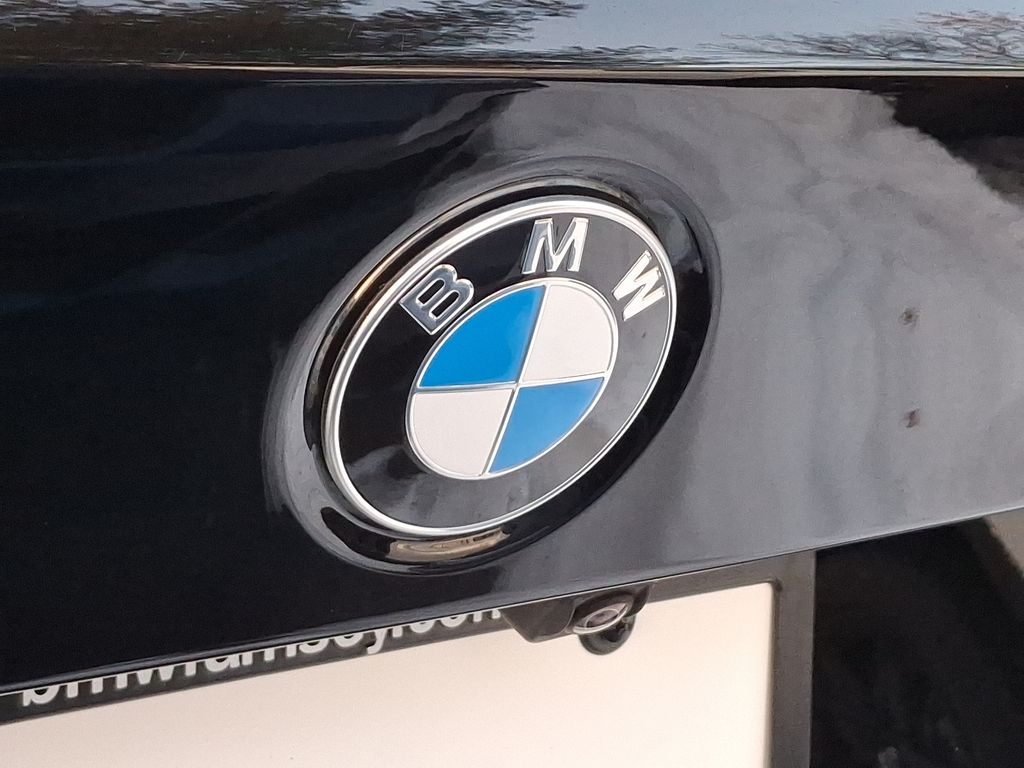 2022 BMW 3 Series 330xi 4