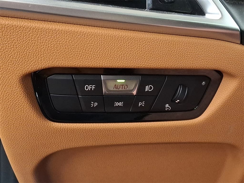 Thumbnail: 2025 BMW 3 Series - 26