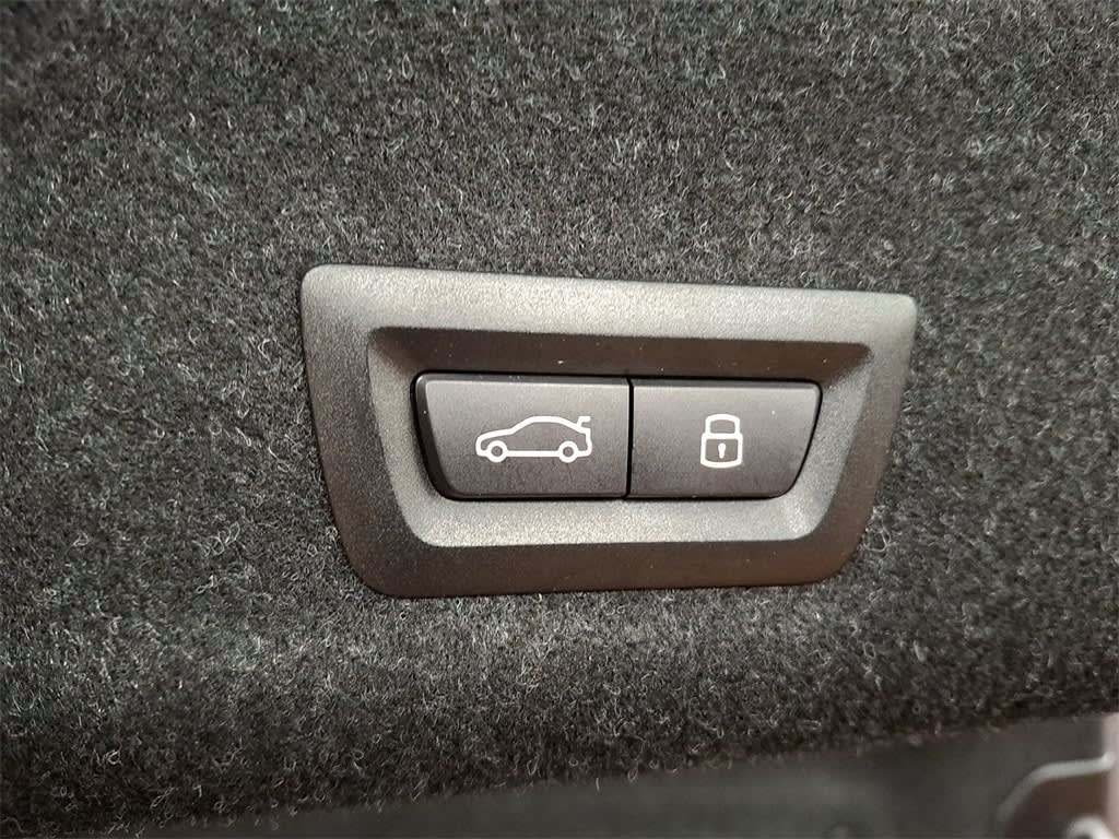 Thumbnail: 2025 BMW 3 Series - 29