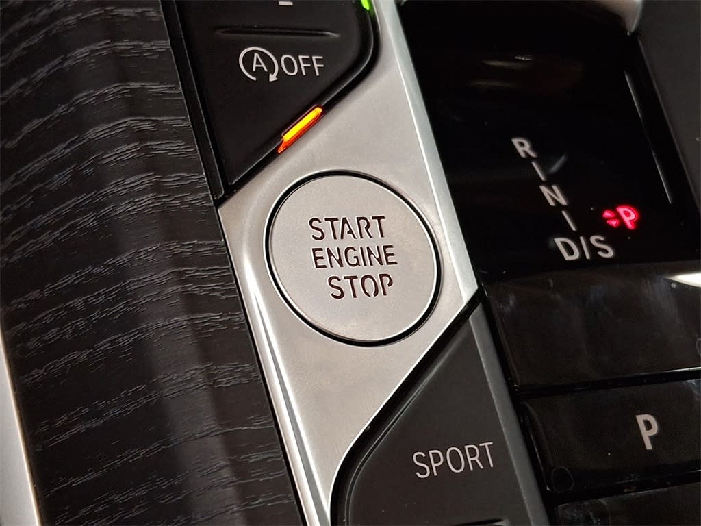 Thumbnail: 2025 BMW 3 Series - 24