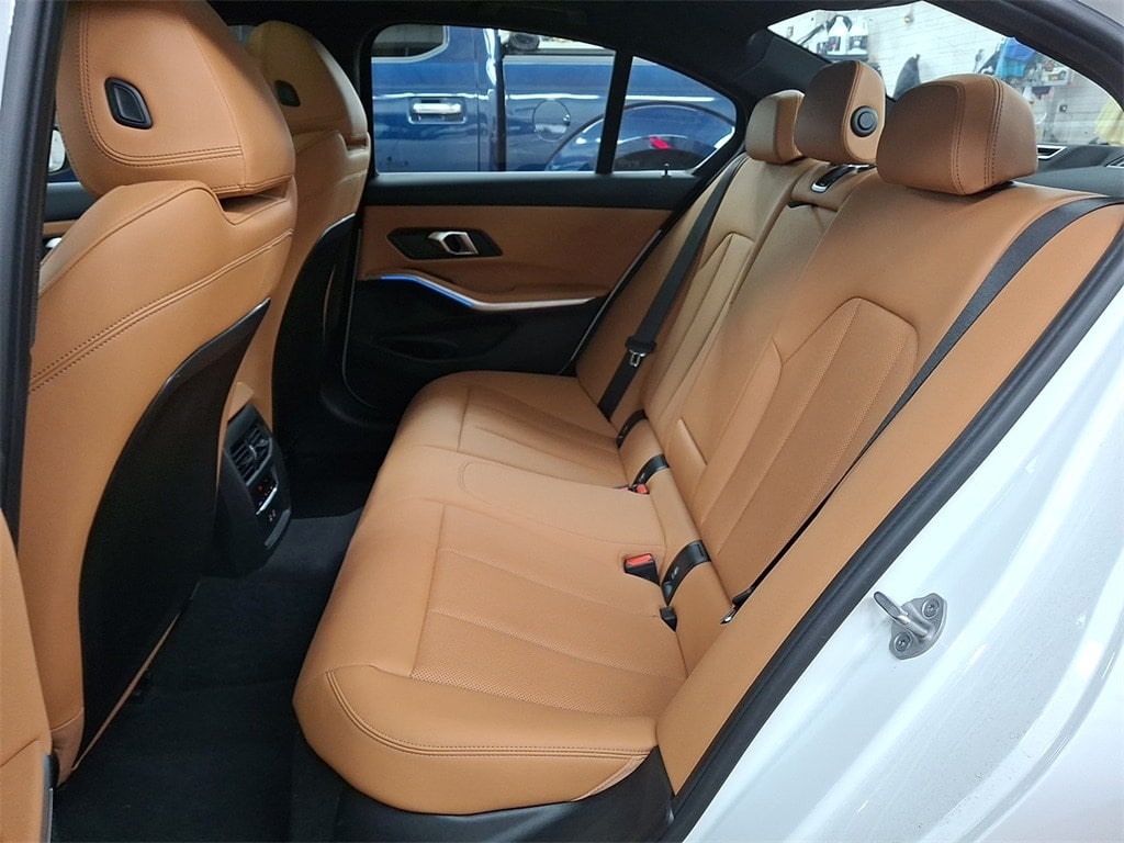 Thumbnail: 2025 BMW 3 Series - 7