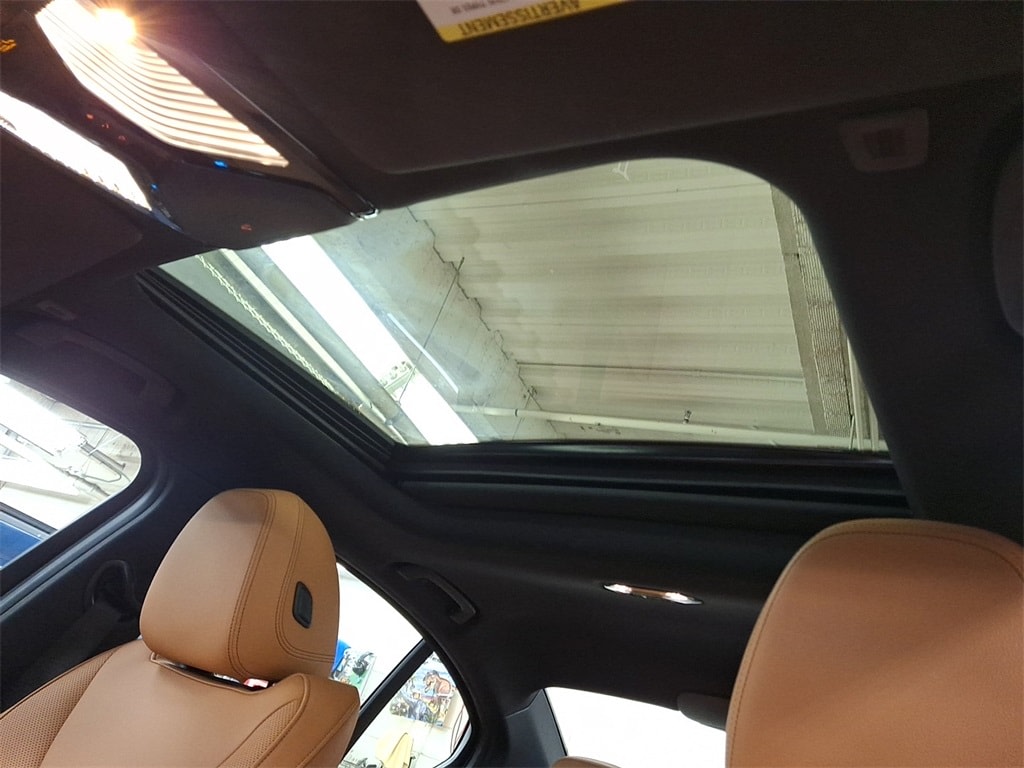 Thumbnail: 2025 BMW 3 Series - 16