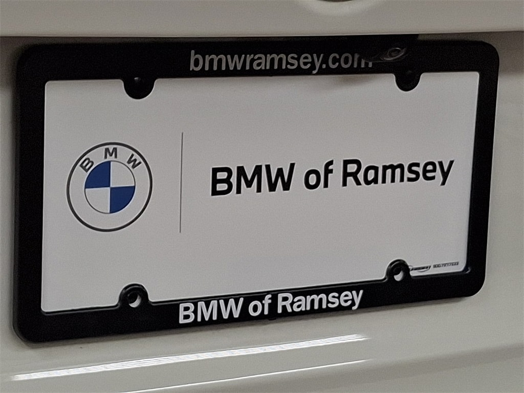 Thumbnail: 2025 BMW 3 Series - 30