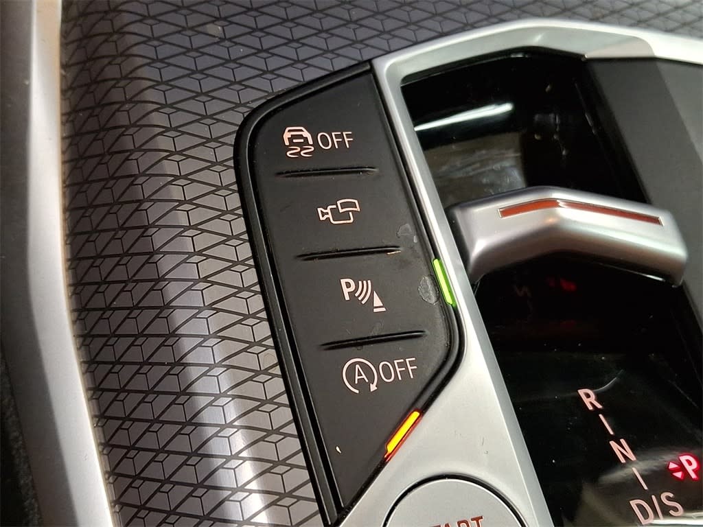 Thumbnail: 2025 BMW 3 Series - 21