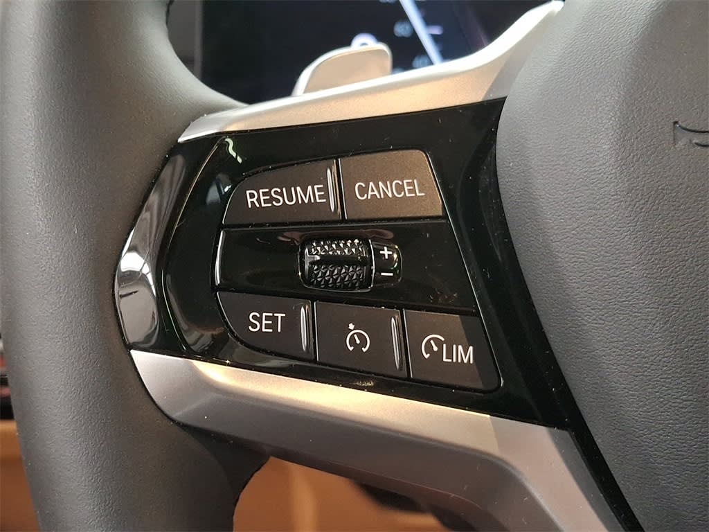 Thumbnail: 2025 BMW 3 Series - 19