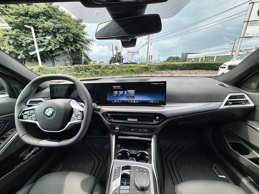 Thumbnail: 2026 BMW 3 Series - 2