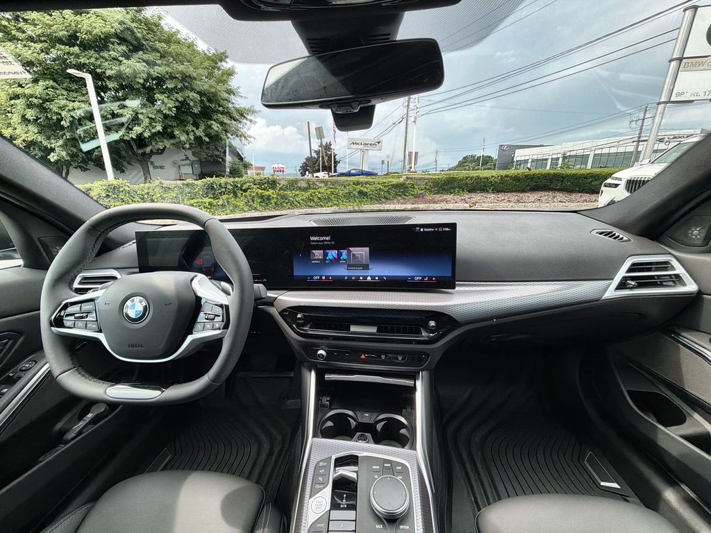 Thumbnail: 2026 BMW 3 Series - 2
