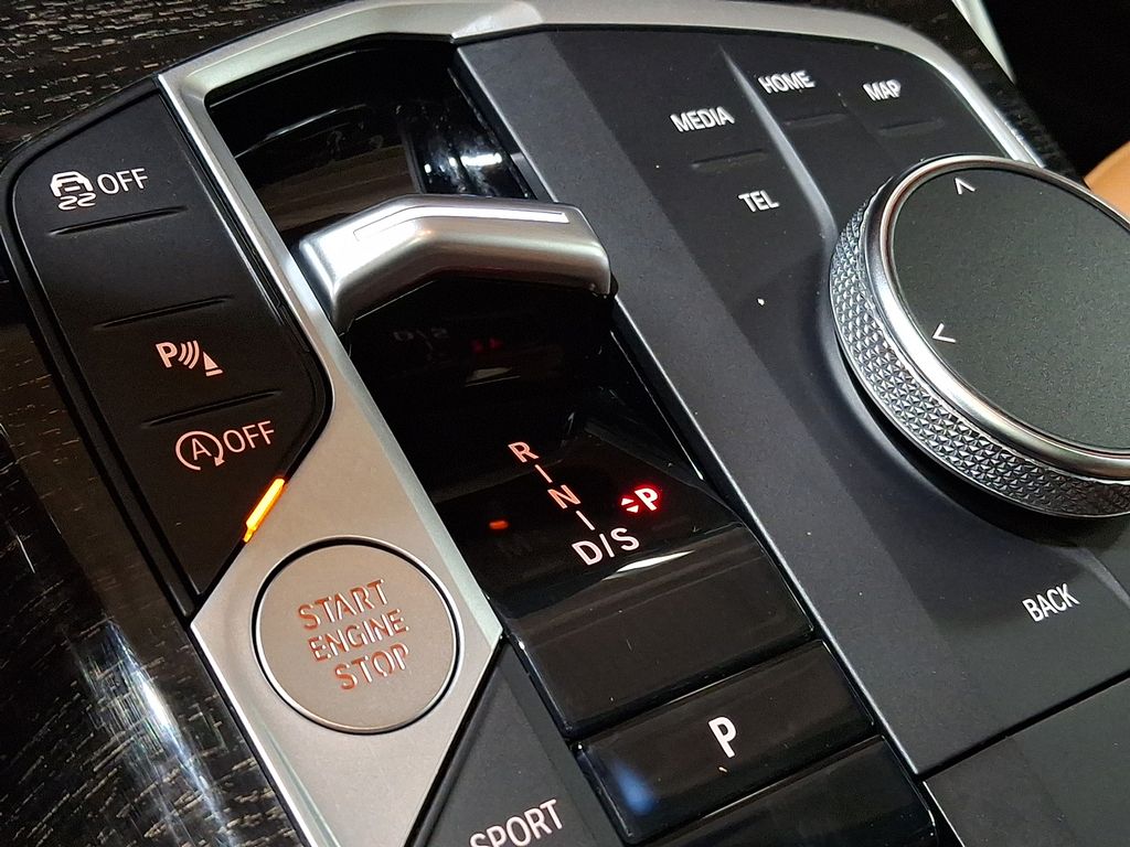 Thumbnail: 2023 BMW 3 Series - 10