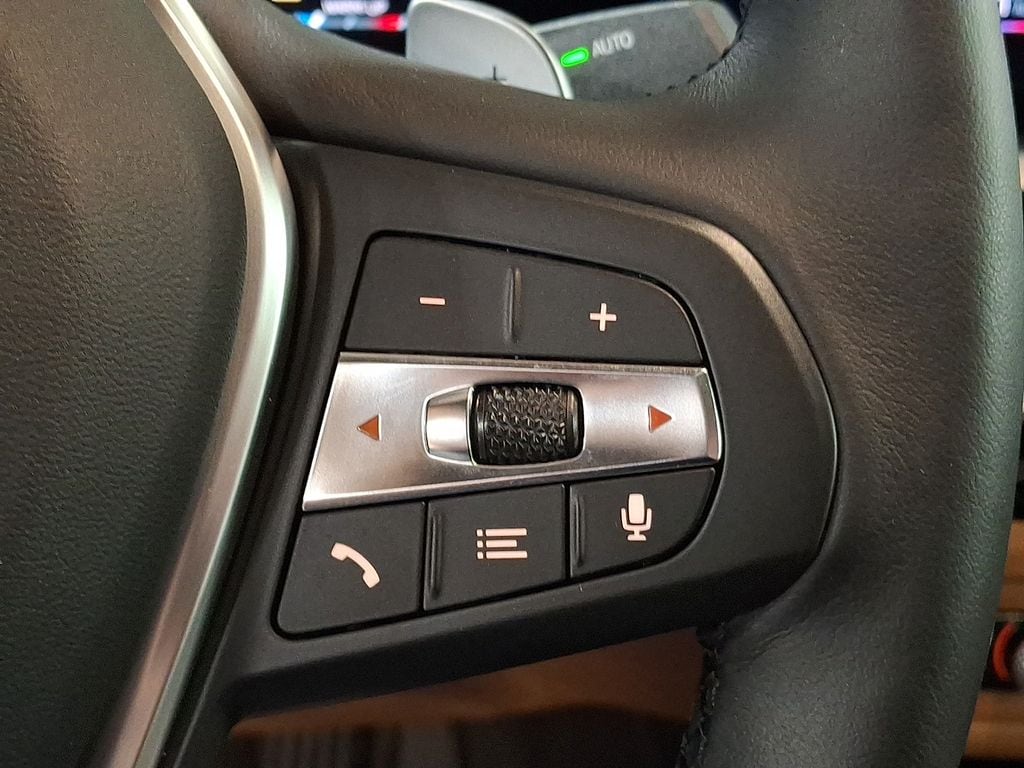 Thumbnail: 2023 BMW 3 Series - 21