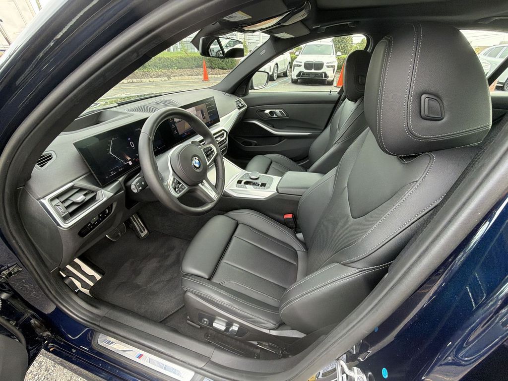 Thumbnail: 2023 BMW 3 Series - 10