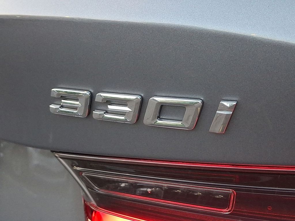 Thumbnail: 2023 BMW 3 Series - 6
