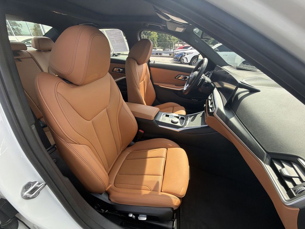 Thumbnail: 2023 BMW 3 Series - 28