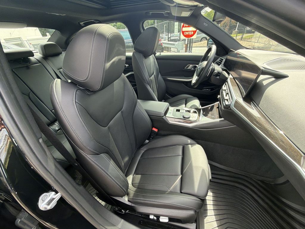 Thumbnail: 2023 BMW 3 Series - 28