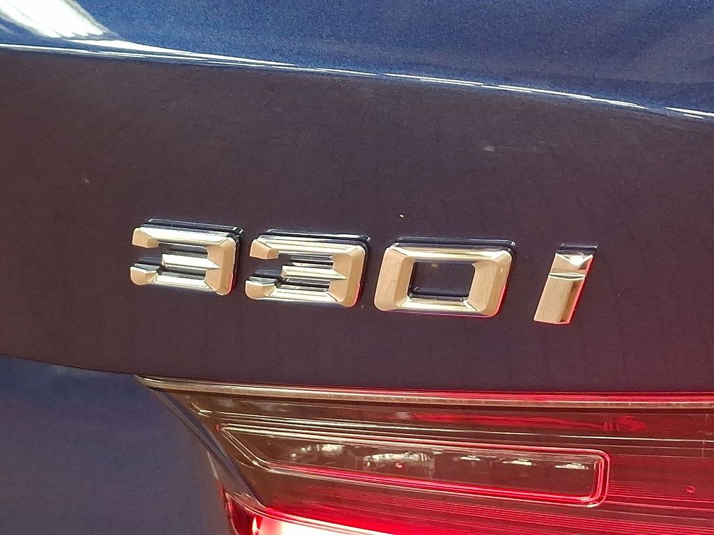 Thumbnail: 2024 BMW 3 Series - 21