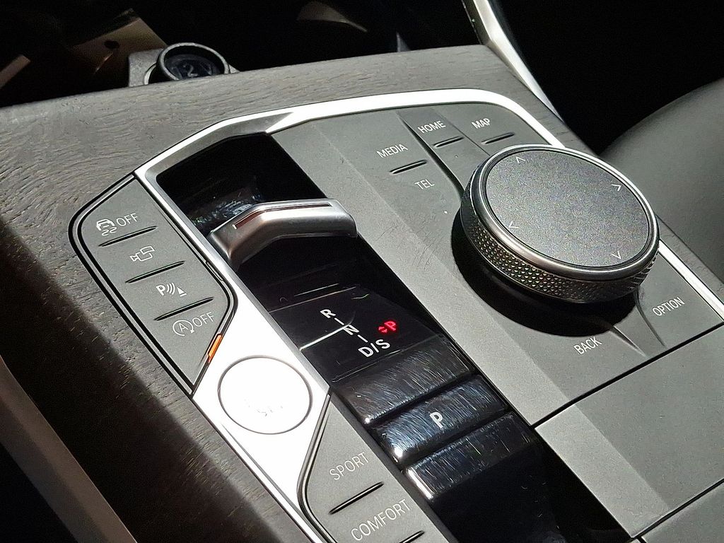 Thumbnail: 2024 BMW 3 Series - 8