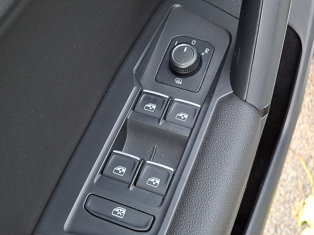 Thumbnail: 2019 Volkswagen Tiguan - 29