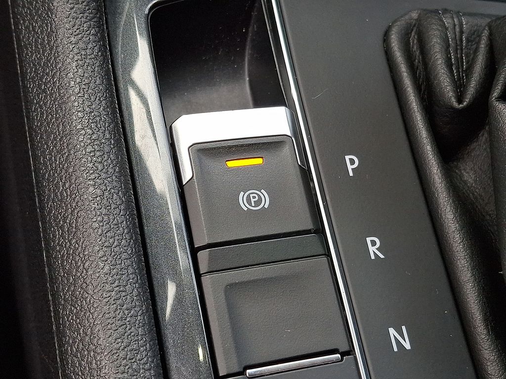 Thumbnail: 2019 Volkswagen Tiguan - 25