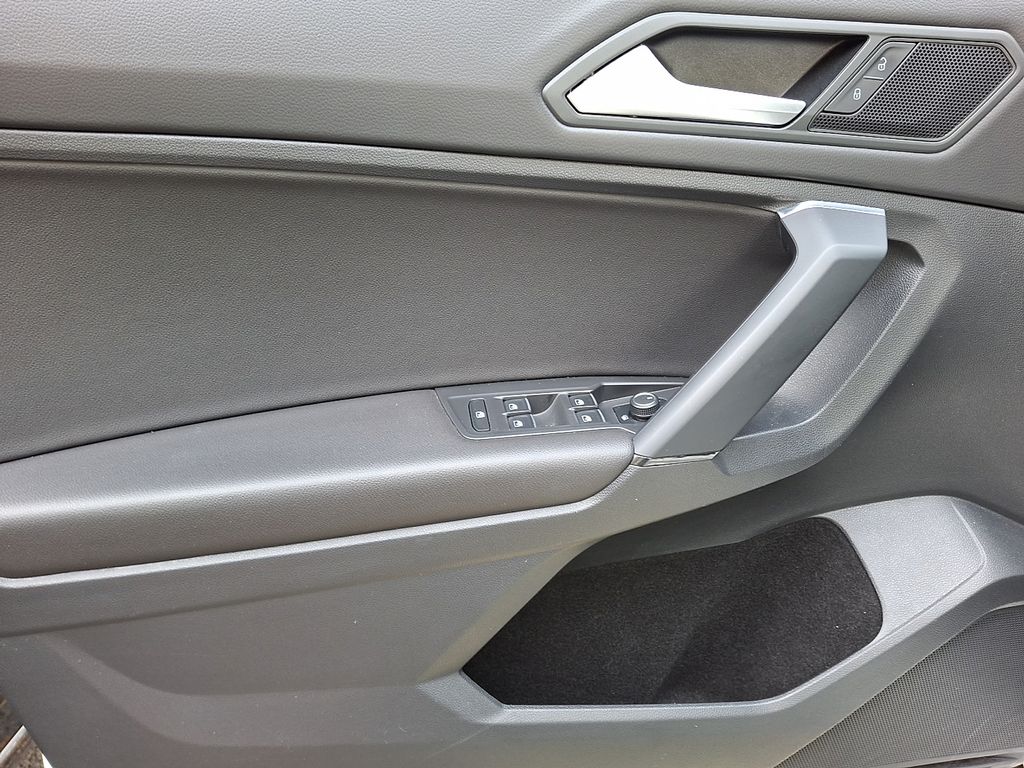 Thumbnail: 2019 Volkswagen Tiguan - 15