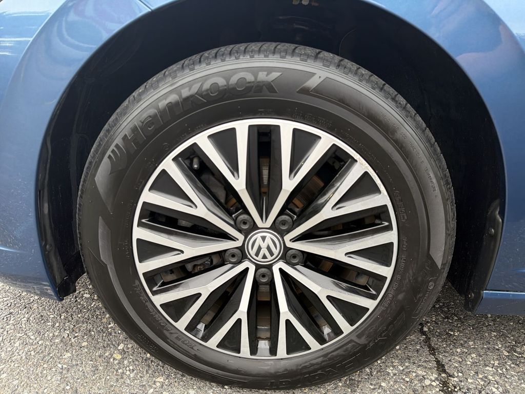 Thumbnail: 2019 Volkswagen Jetta - 8
