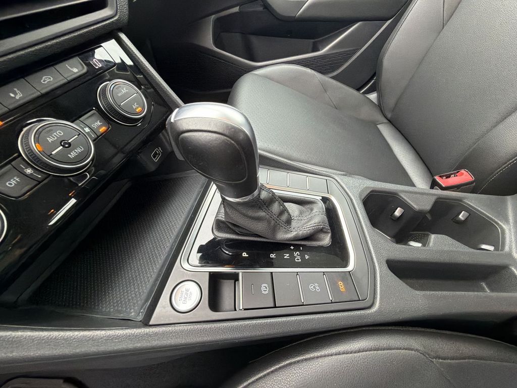 Thumbnail: 2019 Volkswagen Jetta - 15
