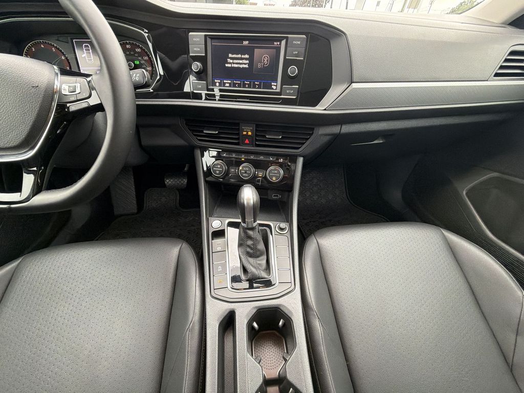 Thumbnail: 2019 Volkswagen Jetta - 14