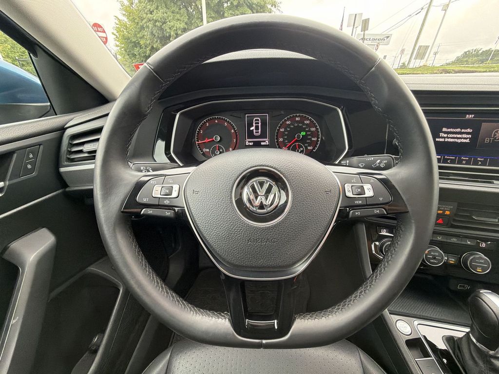Thumbnail: 2019 Volkswagen Jetta - 10