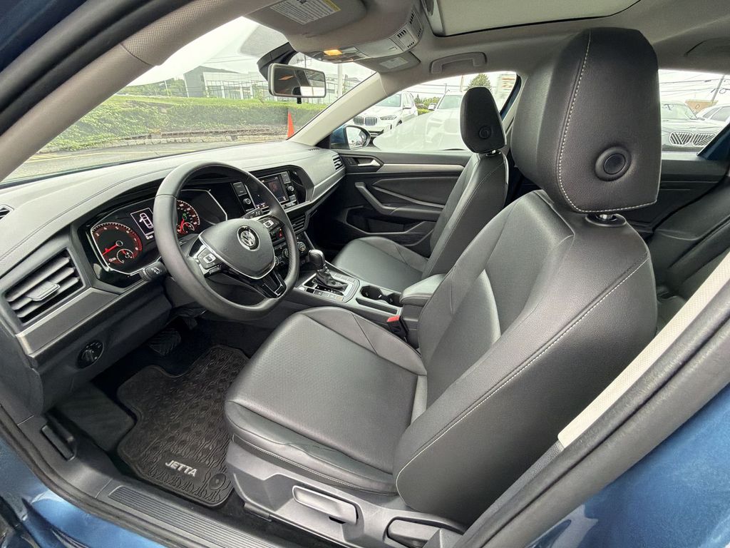 Thumbnail: 2019 Volkswagen Jetta - 11