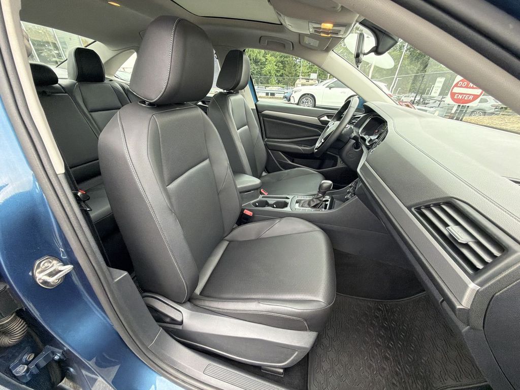 Thumbnail: 2019 Volkswagen Jetta - 28