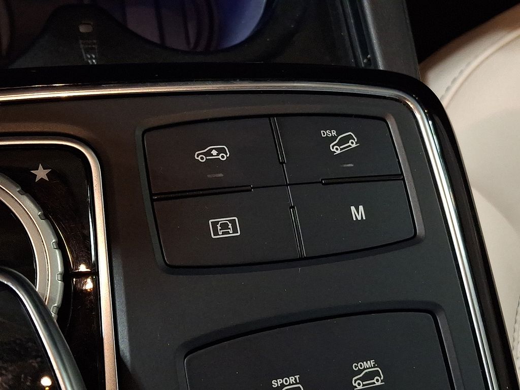 Thumbnail: 2019 Mercedes-Benz GLS - 25