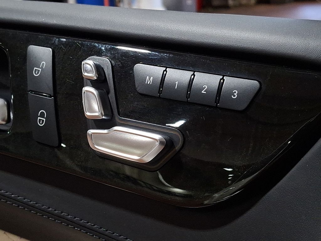 Thumbnail: 2019 Mercedes-Benz GLS - 28