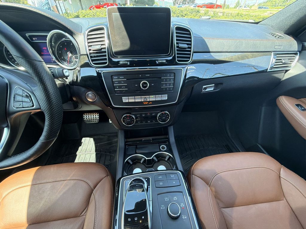 Thumbnail: 2016 Mercedes-Benz GLE - 15