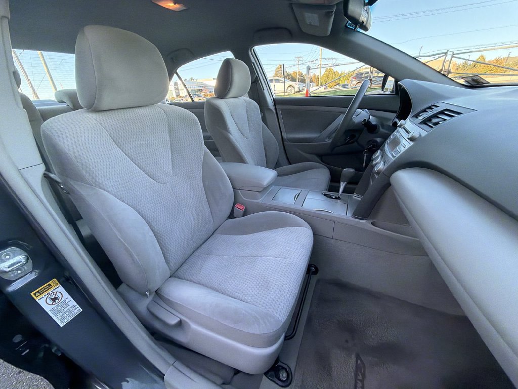 Thumbnail: 2011 Toyota Camry - 11