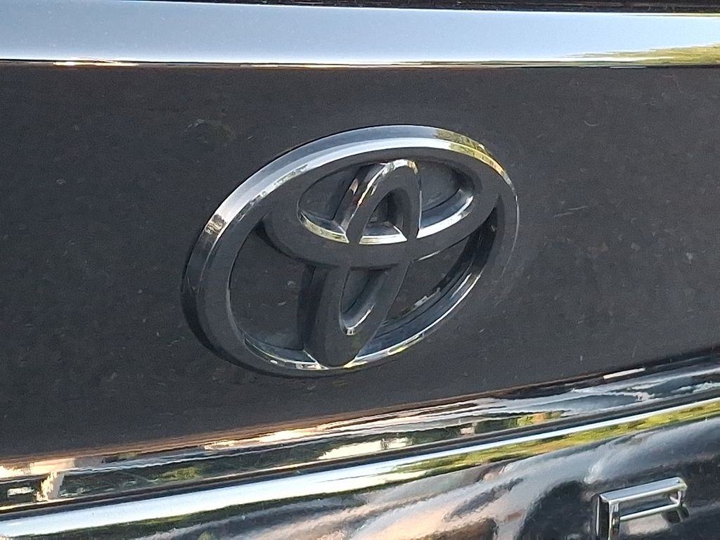 Thumbnail: 2025 Toyota Camry - 28