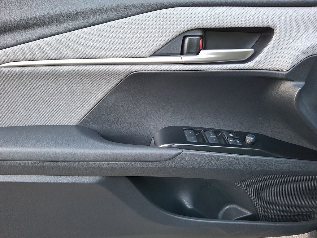 Thumbnail: 2025 Toyota Camry - 15