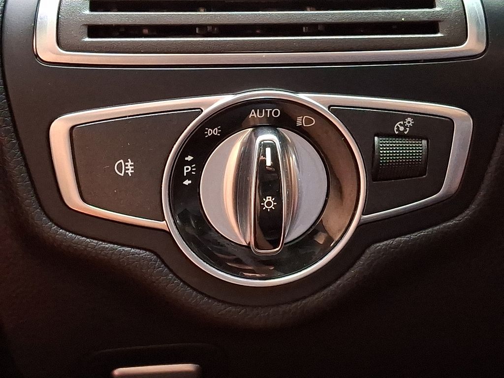 Thumbnail: 2017 Mercedes-Benz C-Class - 27