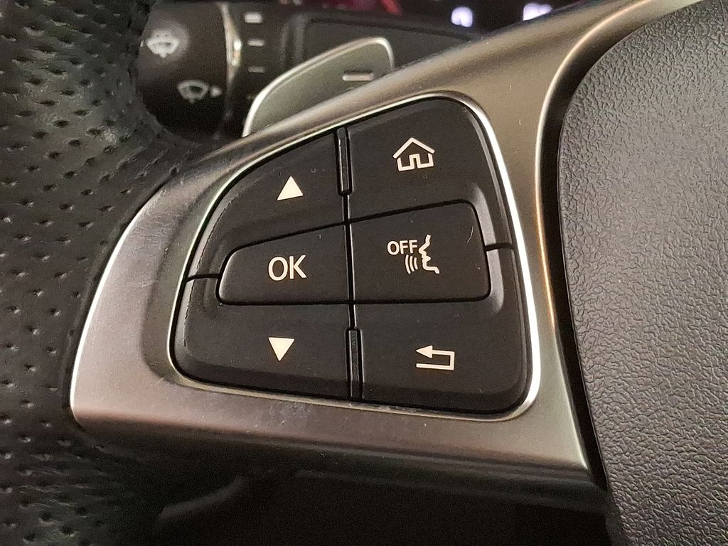 Thumbnail: 2017 Mercedes-Benz C-Class - 19