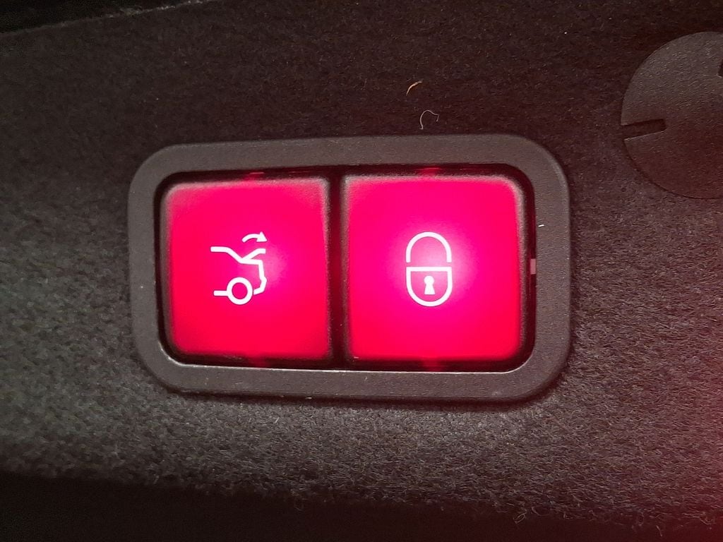 Thumbnail: 2017 Mercedes-Benz C-Class - 26