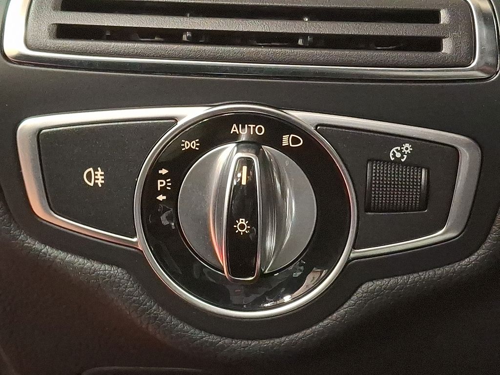 Thumbnail: 2017 Mercedes-Benz C-Class - 22