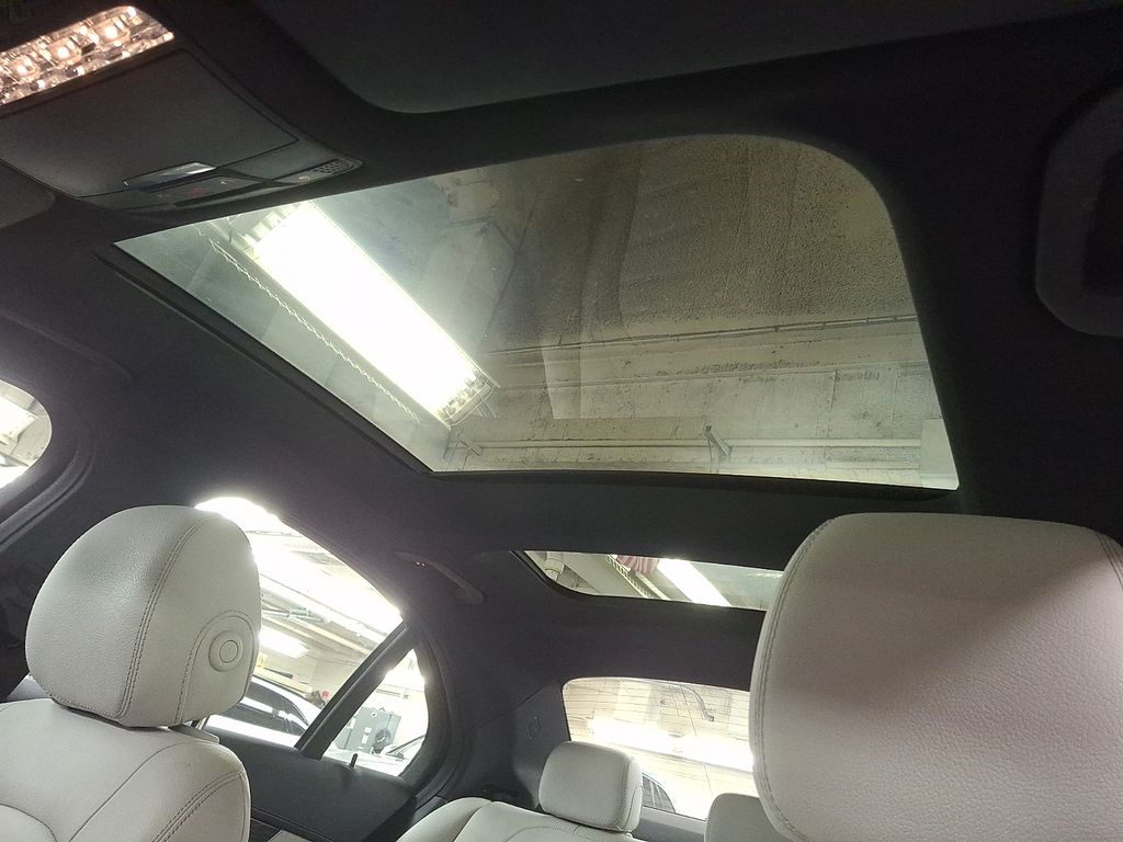 Thumbnail: 2017 Mercedes-Benz C-Class - 16