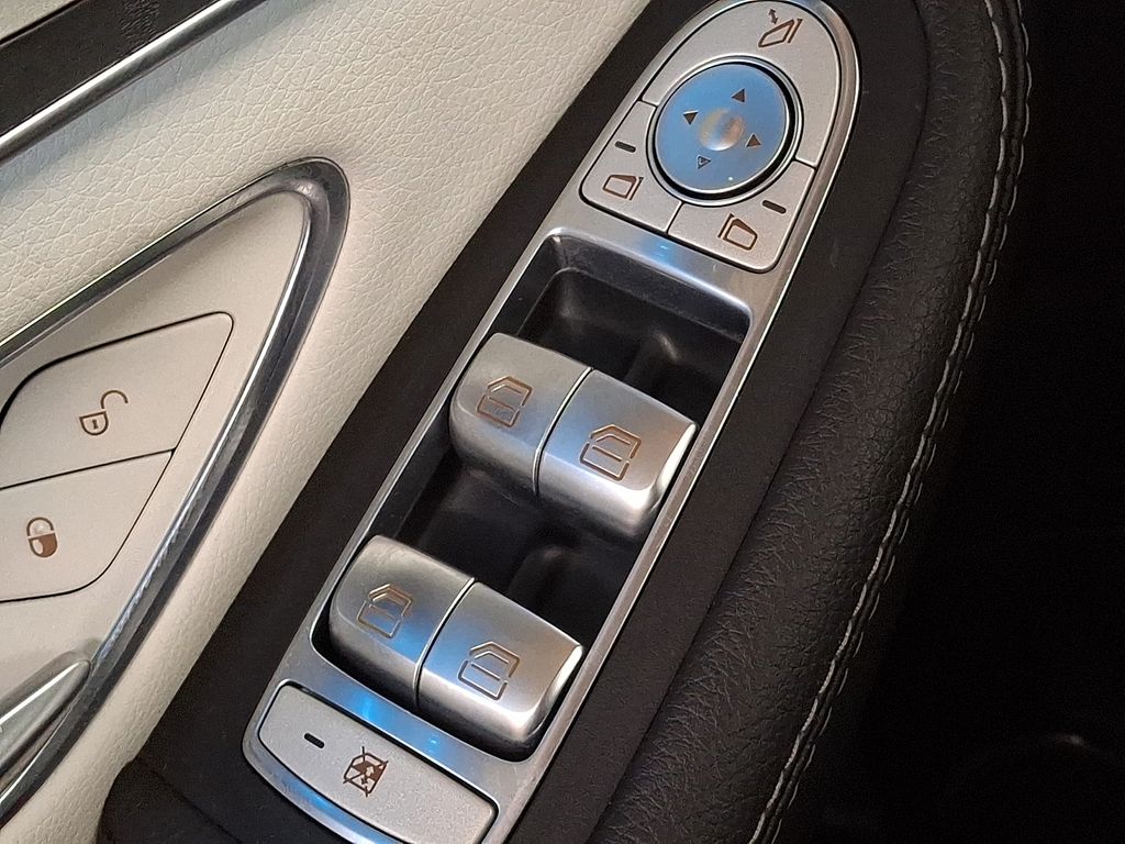 Thumbnail: 2017 Mercedes-Benz C-Class - 24