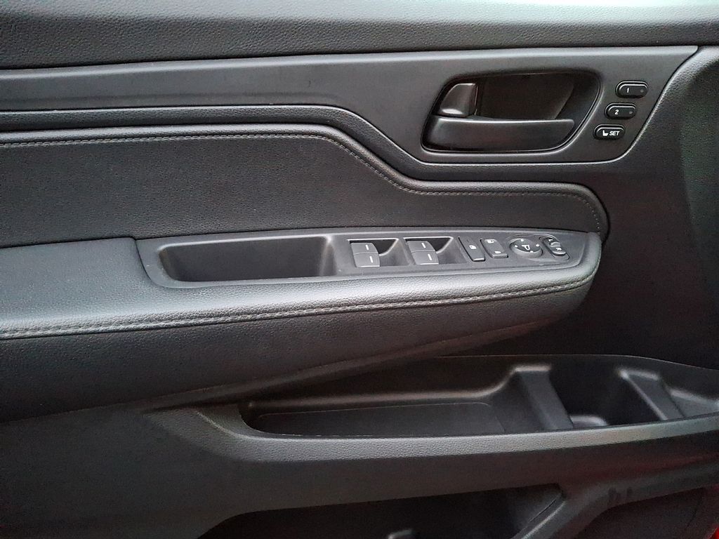 Thumbnail: 2023 Honda Odyssey - 16