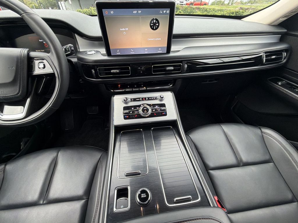 Thumbnail: 2023 Lincoln Aviator - 14
