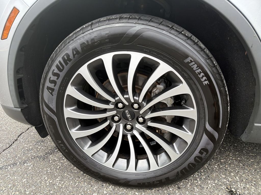 Thumbnail: 2023 Lincoln Aviator - 8