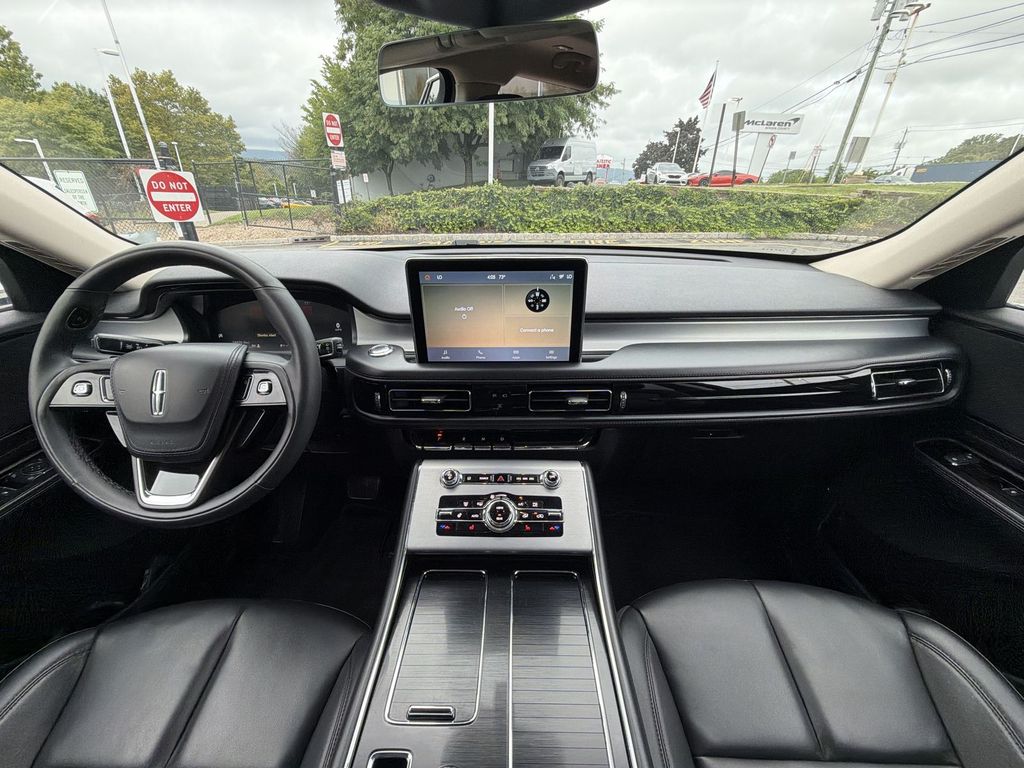 Thumbnail: 2023 Lincoln Aviator - 2