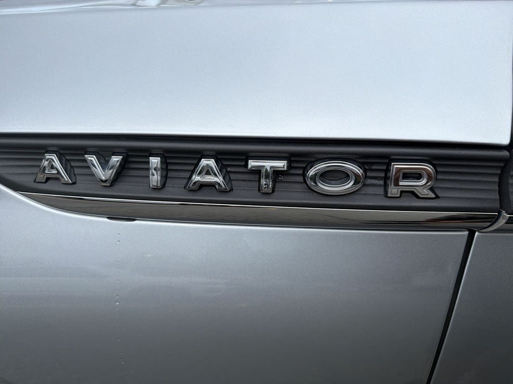 Thumbnail: 2023 Lincoln Aviator - 7