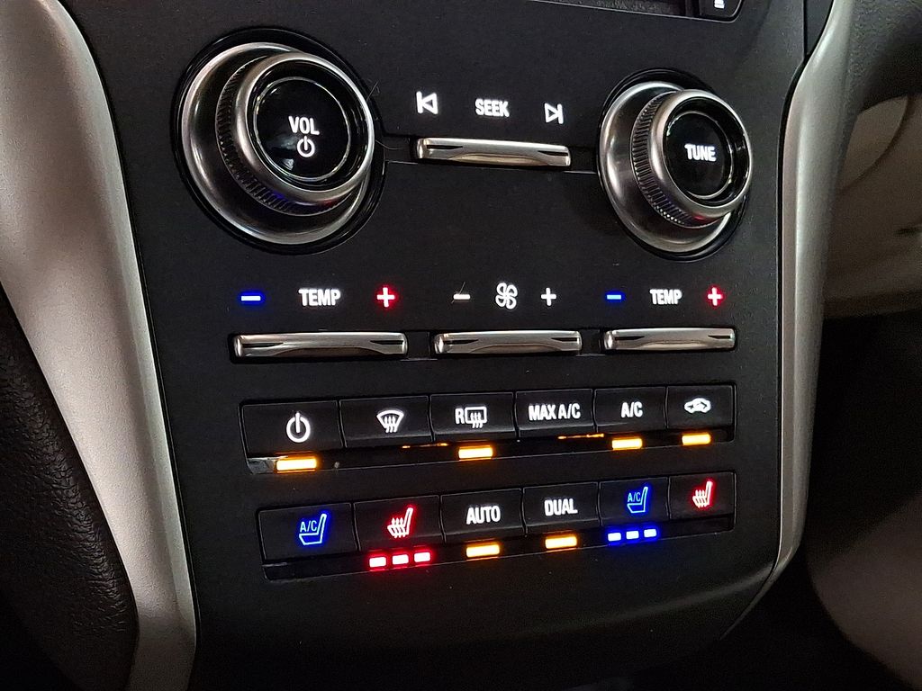 Thumbnail: 2018 Lincoln MKC - 18