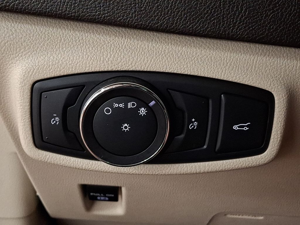 Thumbnail: 2018 Lincoln MKC - 27
