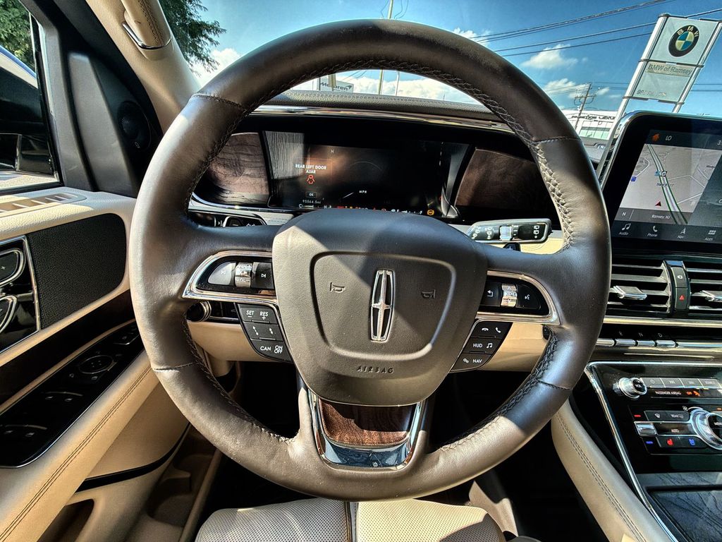 Thumbnail: 2019 Lincoln Navigator - 10