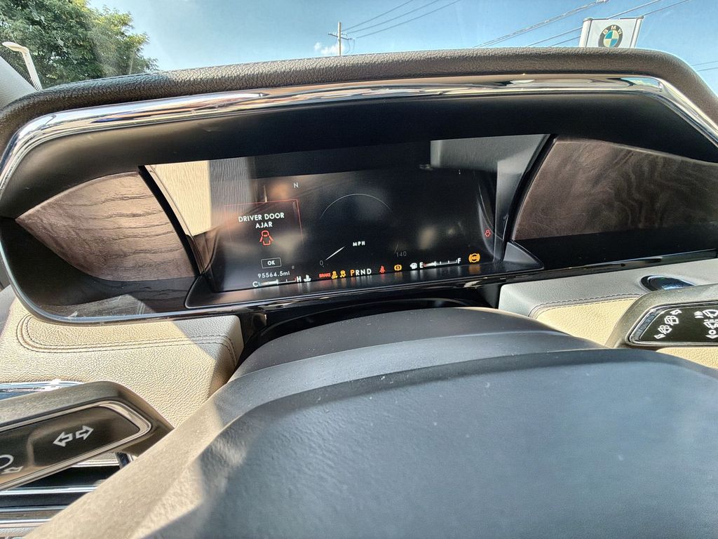 Thumbnail: 2019 Lincoln Navigator - 29